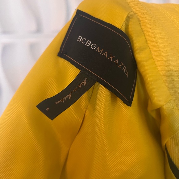 BCBGMaxAzria Mustard Double-Breasted Cropped Pea Coat - Picture 7 of 7